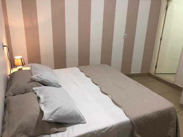 Hostel Ipê : photo 4 de la chambre chambre double avec salle de bains privative