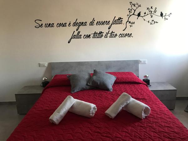 HOLABOLOGNA Luxury Rooms and Flats : photo 3 de la chambre chambre double avec lit d'appoint