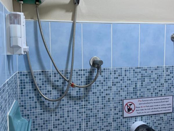 Achcha hotel - itsaraphap MRT station - Wat Arun : photo 5 de la chambre chambre simple (sans fenêtre)