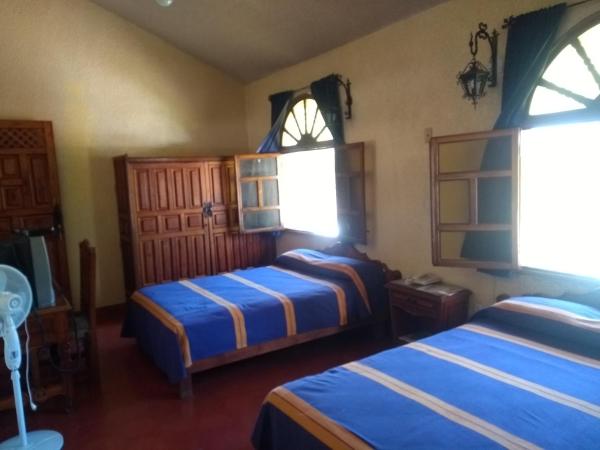Hotel Posada Los Arcos : photo 8 de la chambre chambre double avec 2 lits doubles
