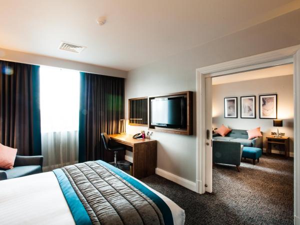 Crowne Plaza Leeds, an IHG Hotel : photo 5 de la chambre suite 1 chambre lit queen-size avec accès au salon