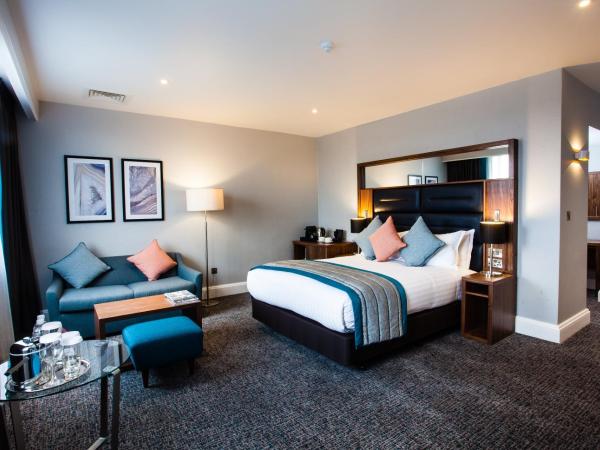 Crowne Plaza Leeds, an IHG Hotel : photo 3 de la chambre suite junior lit queen-size avec accès au salon