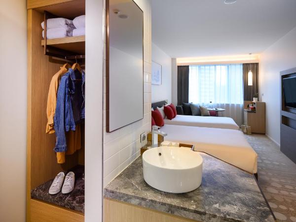 ibis Melbourne Central : photo 6 de la chambre chambre supérieure avec 2 lits doubles