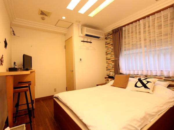 Hotel 3 O'Clock Tennoji : photo 1 de la chambre chambre double avec salle de bains privative