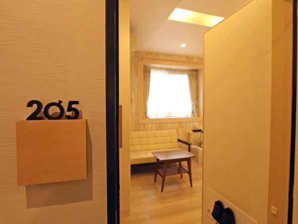 Hotel 3 O'Clock Tennoji : photo 4 de la chambre chambre simple avec salle de bains privative