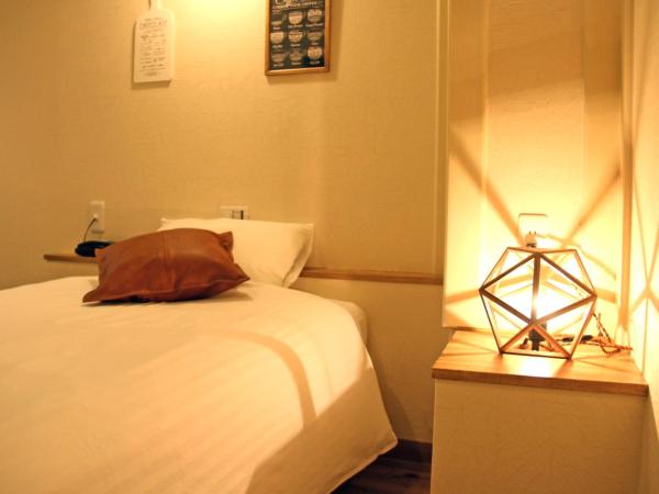 Hotel 3 O'Clock Tennoji : photo 8 de la chambre chambre simple avec salle de bains privative