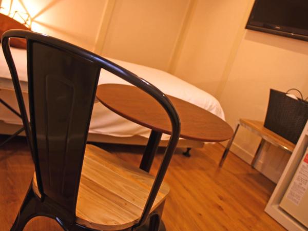 Hotel 3 O'Clock Tennoji : photo 9 de la chambre chambre simple avec salle de bains privative