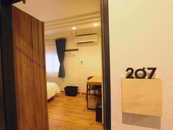 Hotel 3 O'Clock Tennoji : photo 2 de la chambre chambre lits jumeaux avec salle de bains privative