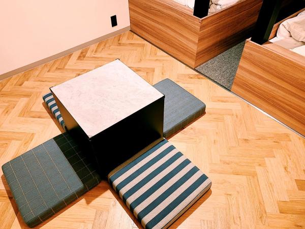 Hotel 3 O'Clock Tennoji : photo 6 de la chambre chambre quadruple avec salle de bains privative