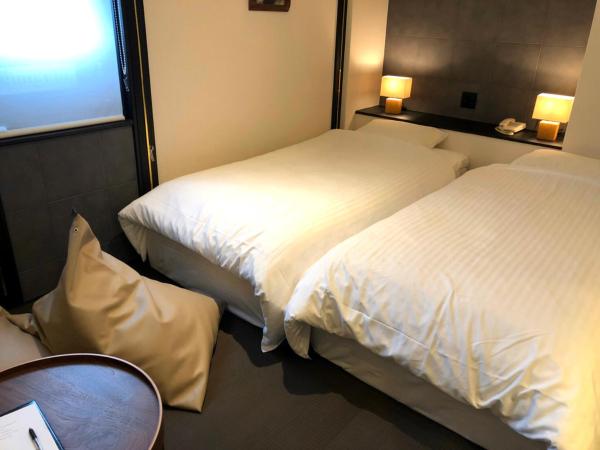 Hotel 3 O'Clock Tennoji : photo 7 de la chambre chambre lits jumeaux avec salle de bains privative