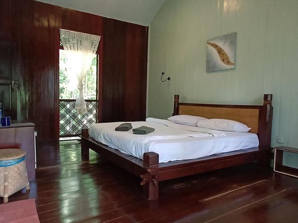 Tanjung Inn : photo 2 de la chambre chambre lit king-size deluxe