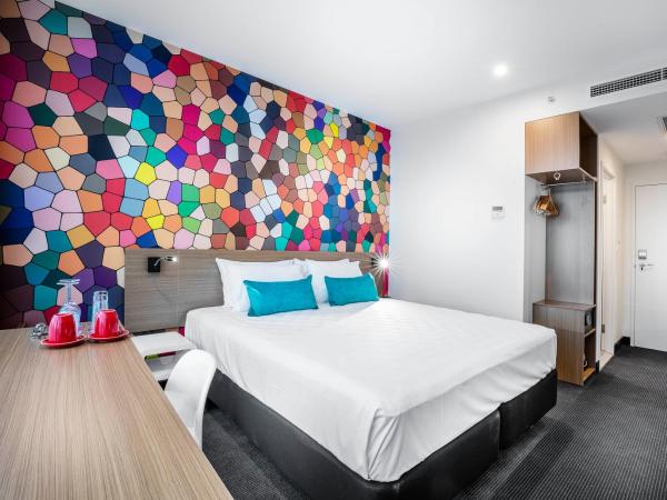 ibis Styles Brisbane Elizabeth Street : photo 1 de la chambre chambre lit king-size supérieure - vue sur ville