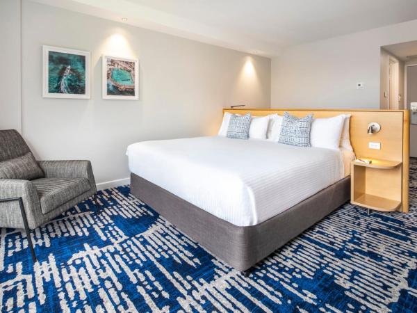 Crowne Plaza Sydney Coogee Beach, an IHG Hotel : photo 5 de la chambre chambre king standard avec vue sur océan 