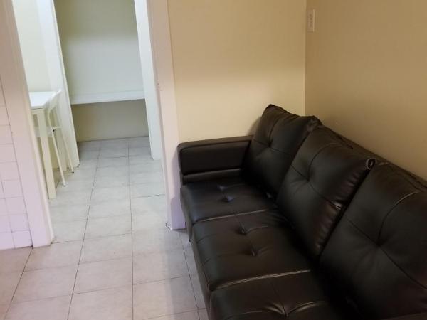 Pads on Pasadena Ave : photo 5 de la chambre studio avec canapé-lit