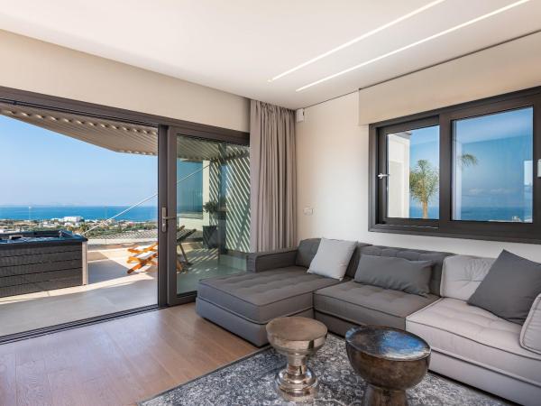 Onira Suite Dreams : photo 1 de la chambre villa harmony 2 chambres avec bain à remous - vue sur mer