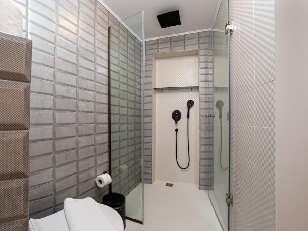 Onira Suite Dreams : photo 5 de la chambre villa harmony 2 chambres avec bain à remous - vue sur mer