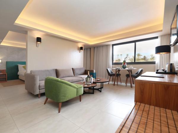 Kenzi Rose Garden : photo 2 de la chambre suite junior - vue sur piscine