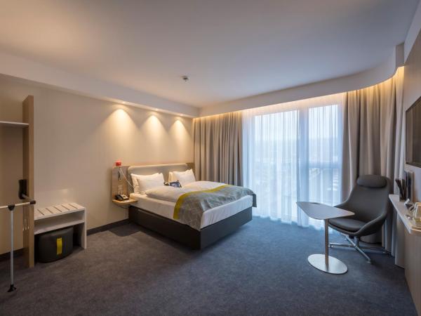 Holiday Inn Express - Luzern - Kriens, an IHG Hotel : photo 4 de la chambre chambre lit queen-size standard - accessible aux personnes à mobilité réduite