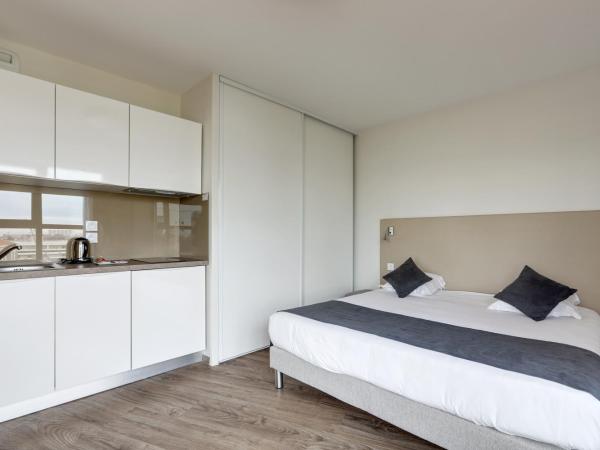 All Suites Bordeaux Marne - Gare Saint-Jean : photo 4 de la chambre studio suprieur avec lit double