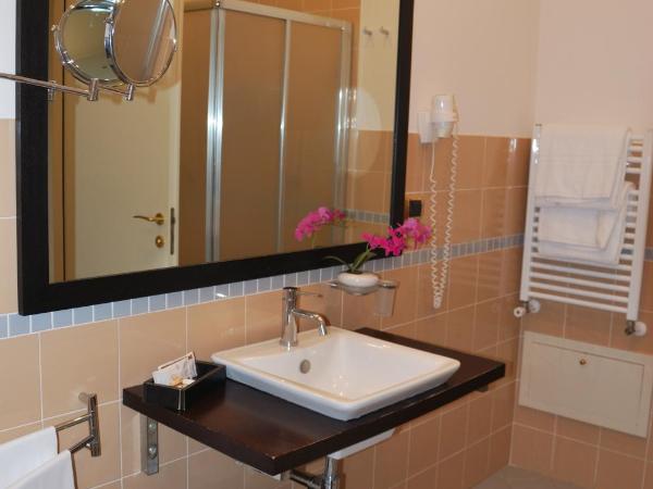 Domus Mariae Benessere : photo 8 de la chambre chambre double ou lits jumeaux avec accès spa