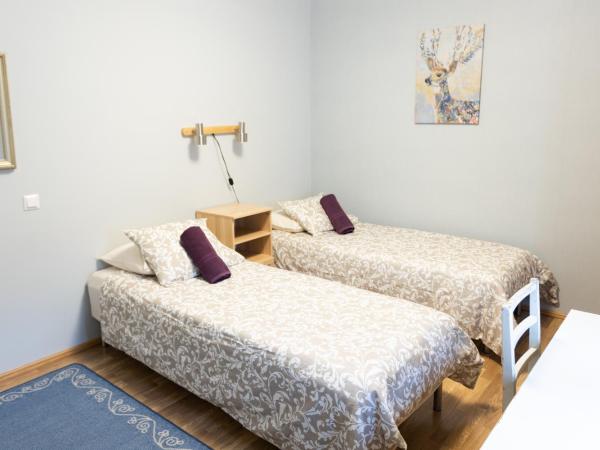 Bed&Breakfast Tuure : photo 2 de la chambre chambre triple avec salle de bains commune
