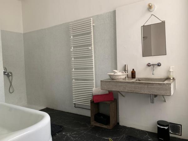 Liberté : photo 3 de la chambre chambre double avec salle de bains privative