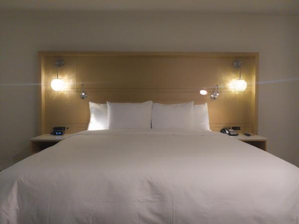 Radisson Hotel Atlanta Airport : photo 2 de la chambre chambre lit king-size - non-fumeurs