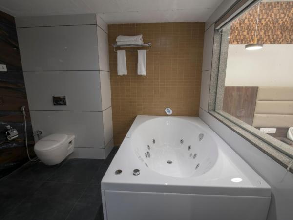 HOTEL SILVERA GRAND : photo 7 de la chambre suite