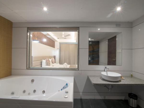 HOTEL SILVERA GRAND : photo 8 de la chambre suite