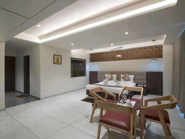 HOTEL SILVERA GRAND : photo 5 de la chambre suite