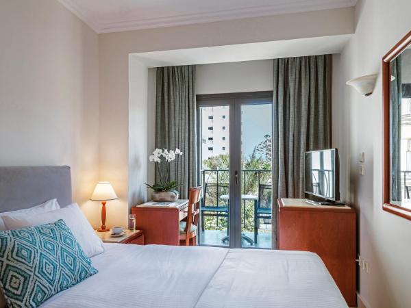 Mitsis La Vita : photo 1 de la chambre chambre lits jumeaux avec balcon et vue latérale sur la mer 