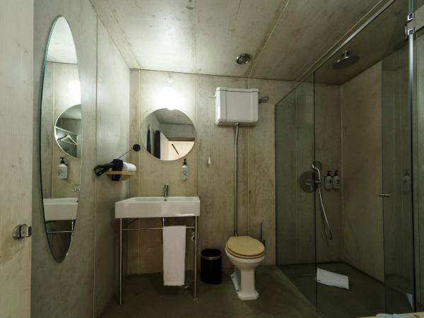 Zero Box Lodge Porto : photo 3 de la chambre hébergement double box