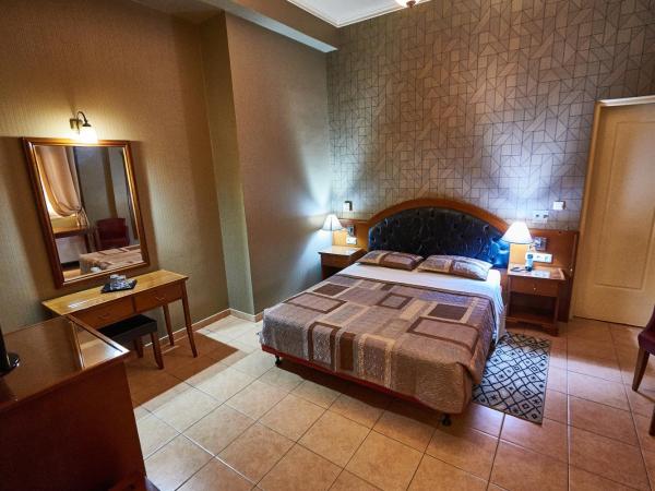 Exis Hotel : photo 4 de la chambre chambre triple