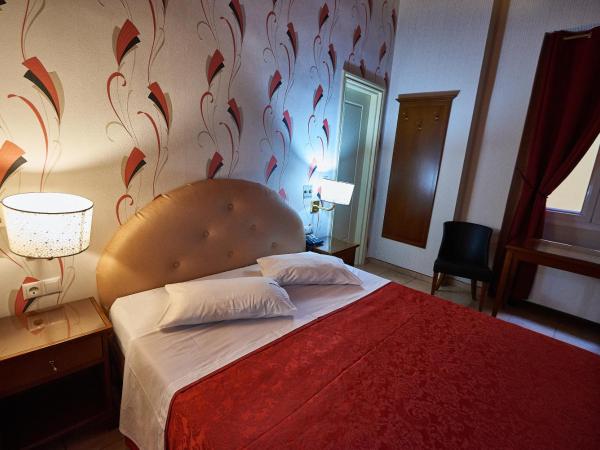 Exis Hotel : photo 6 de la chambre chambre triple