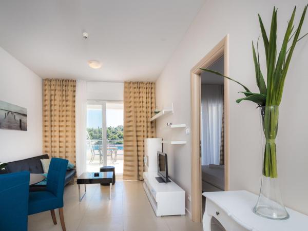 Perla Resort : photo 4 de la chambre appartement 2 chambres confort avec balcon et vue sur mer