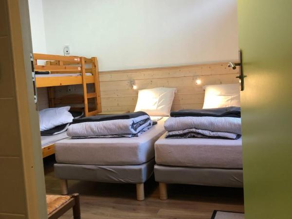Alpenrose Chamonix : photo 2 de la chambre chambre quadruple avec salle de bains privative