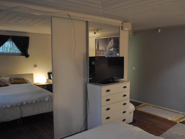 Room in Villa Emilia : photo 4 de la chambre chambre double Économique