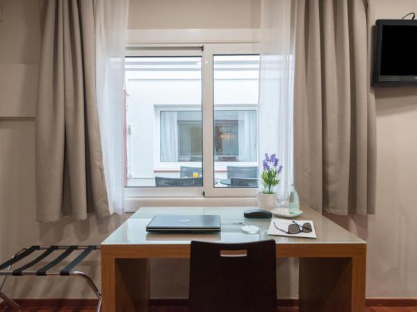 Aparthotel Senator Barcelona : photo 9 de la chambre double room with kitchen - ground floor 