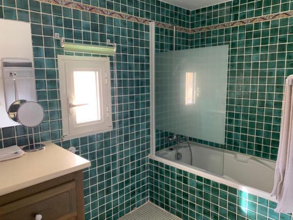 Bastide Sainte Agns : photo 6 de la chambre chambre double deluxe avec baignoire
