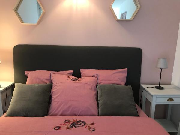 MAS DE LA FADETO : photo 5 de la chambre chambre double - vue sur jardin