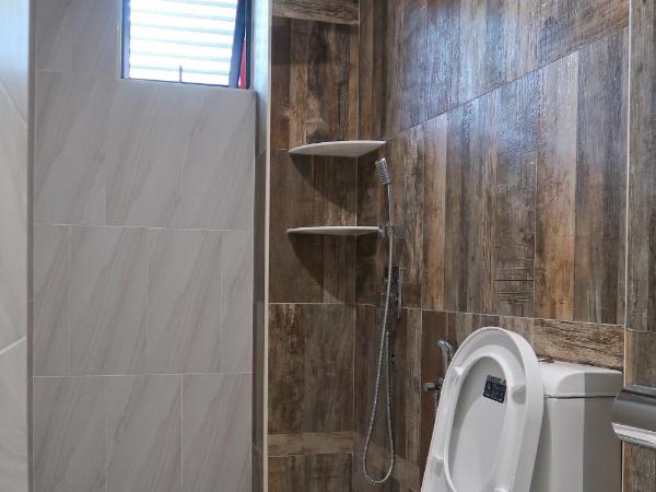 Meriton Inn : photo 1 de la chambre chambre lit king-size