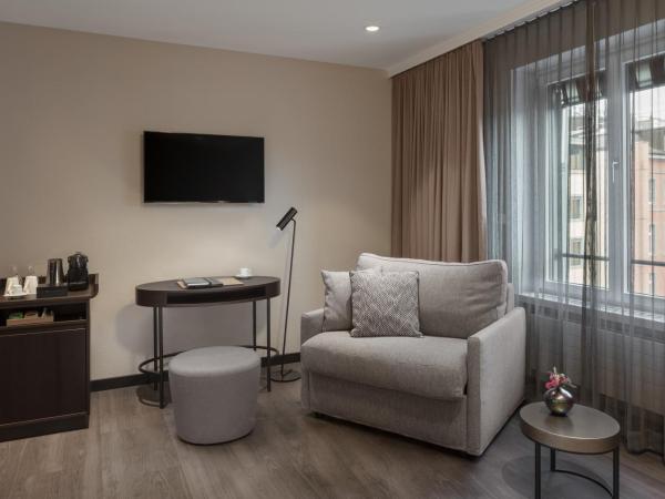 Hotel Victoria : photo 3 de la chambre chambre supérieure avec canapé