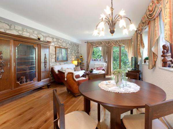 Villa Castello Rausch : photo 3 de la chambre appartement 1 chambre avec terrasse