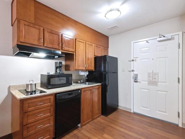 Extended Stay America Suites - San Antonio - North : photo 5 de la chambre studio lit queen-size - non-fumeurs