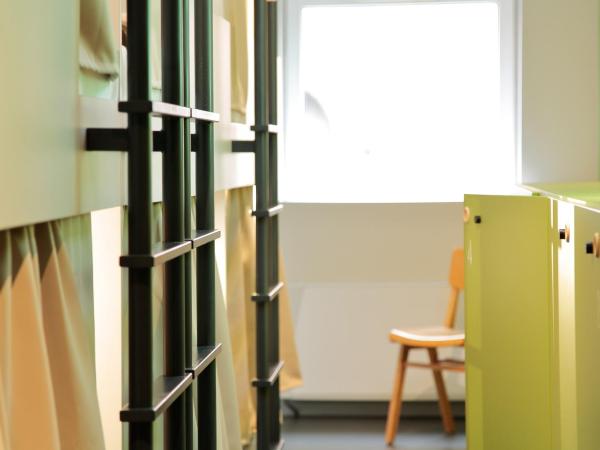 Maverick Urban Lodge : photo 2 de la chambre lit dans dortoir pour femmes de 6 lits