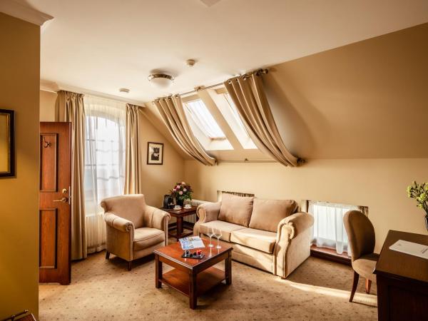 Zamek Topacz : photo 1 de la chambre junior suite in rządcówka building