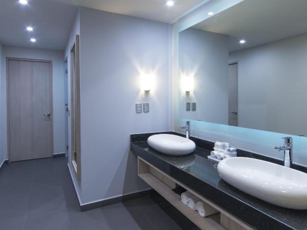 Holiday Inn Express Mexico- Toreo, an IHG Hotel : photo 3 de la chambre suite lit king-size