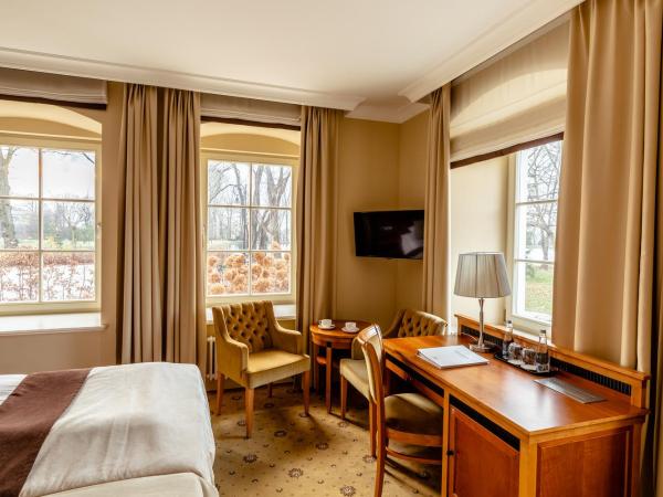 Zamek Topacz : photo 2 de la chambre superior double or twin room in oficyna building