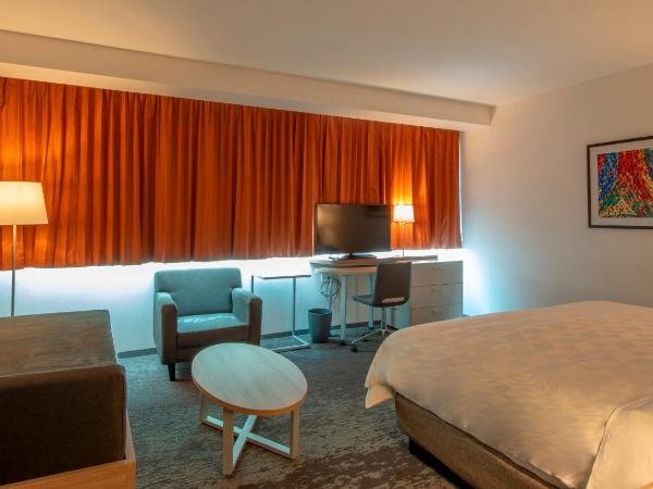 Holiday Inn & Suites - Merida La Isla, an IHG Hotel : photo 4 de la chambre suite lit king-size