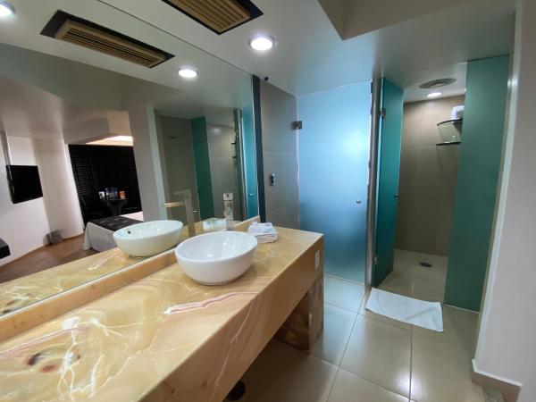 Hotel Ibiza Plaza : photo 1 de la chambre chambre avec 2 grands lits queen-size 